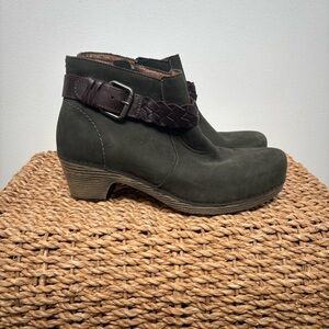 Dansko Leather Ankle Michelle Boots Women’s 40 US 9.5–10 Green Brown Strap Clogs